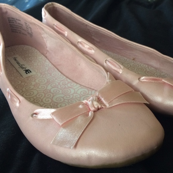 ISO: American Eagle Bow Flats Millie (ANY COLOR) - Picture 5 of 5